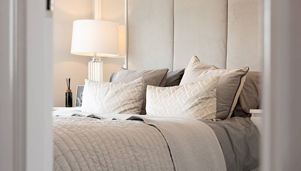 Images are for illustrative purposes only and may differ from the actual product.