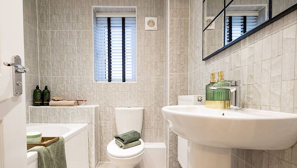 Images are for illustrative purposes only and may differ from the actual product.