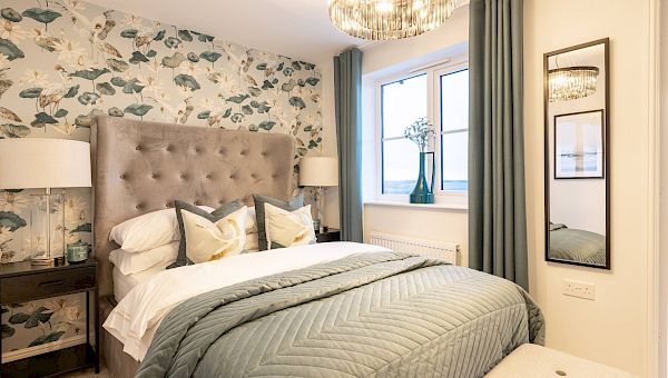 Images are for illustrative purposes only and may differ from the actual product.